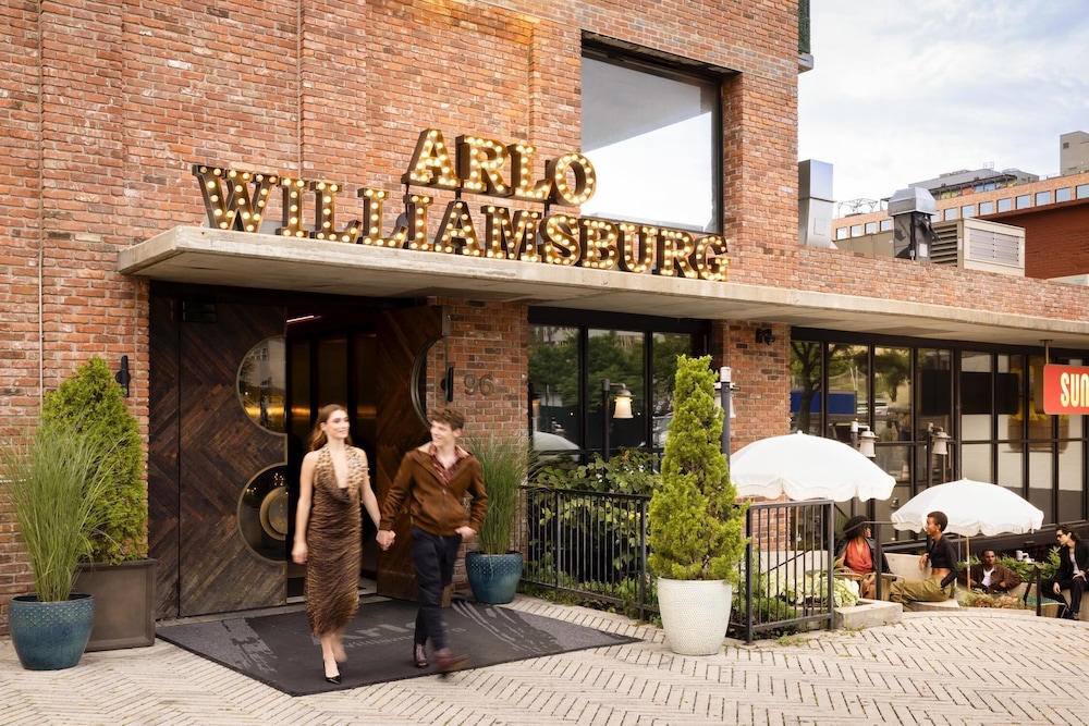 

Catania - New York City - Arlo Williamsburg