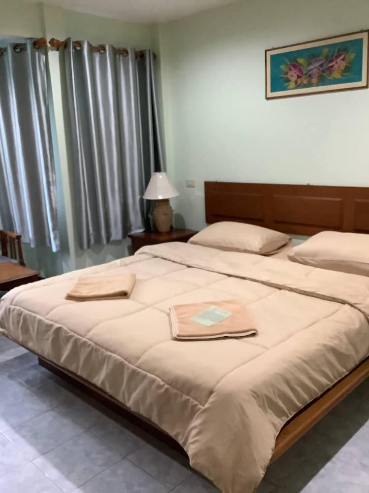 

Milano - Patong Beach - Freedom house