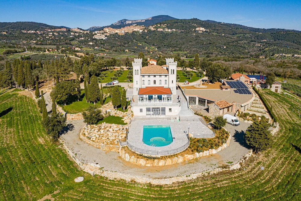 

Bologna - San Vincenzo - Castello Bonaria Wine & Spa Resort