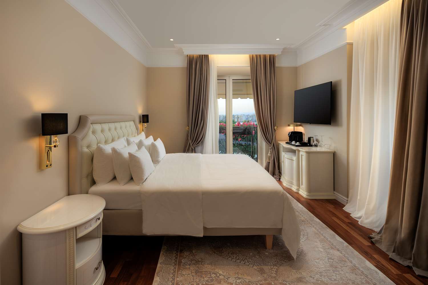 Suite , Lake view