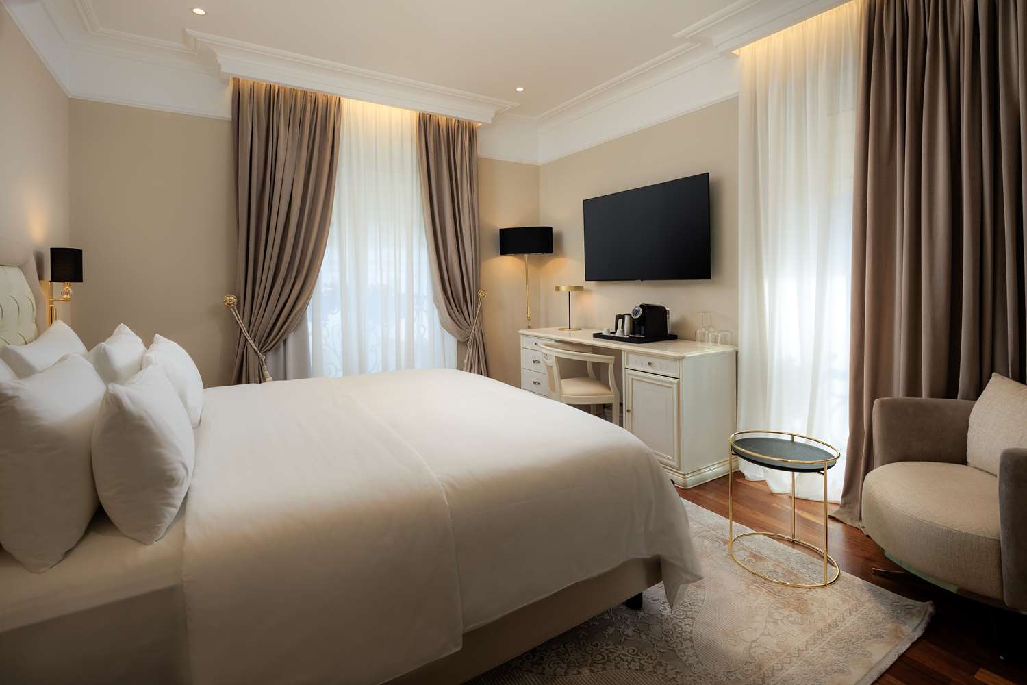 Double Collection Room