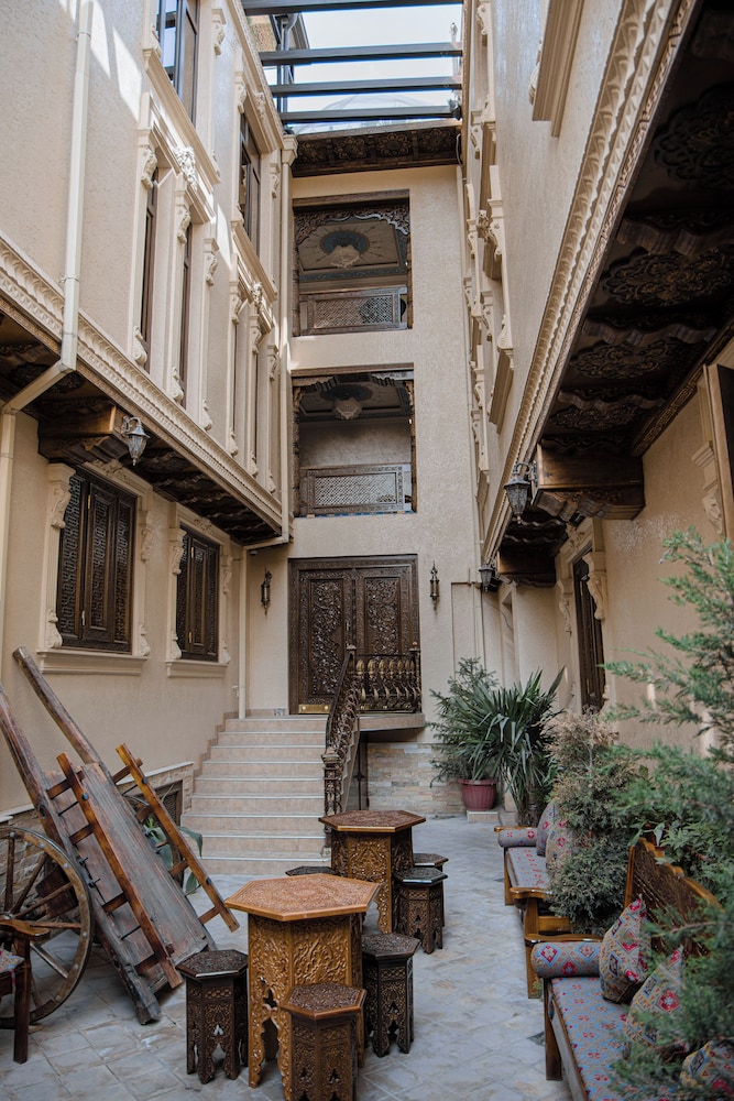 

Milano - Samarkand - Gur Emir Palace boutique hotel
