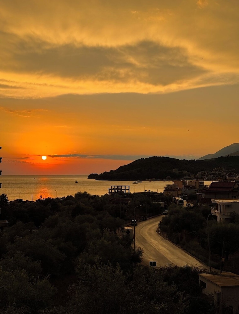 

Napoli - Himarë - Koks’ Guesthouse