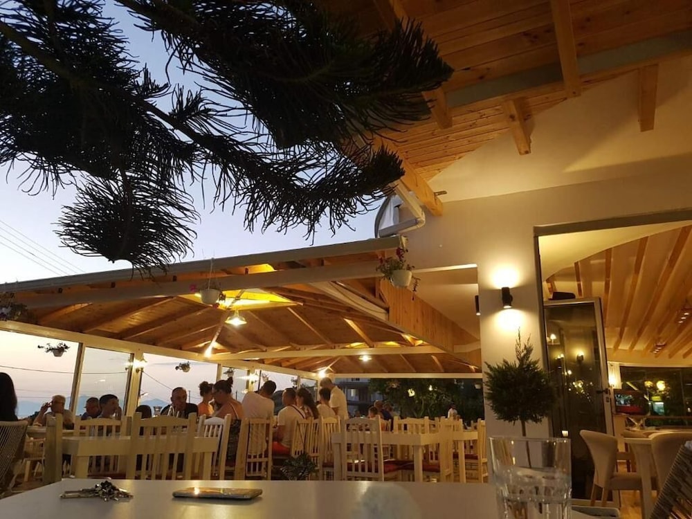 

Lamezia Terme - Ksamil - Hotel Ardiani