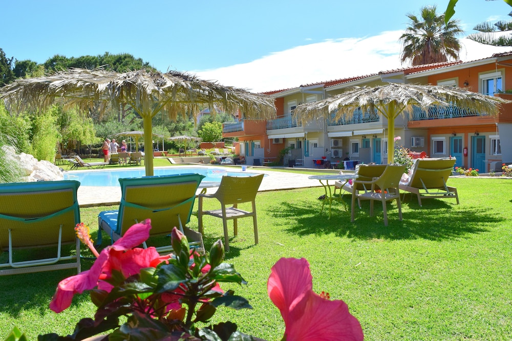 

Bari - Cefalonia, Isole Greche - Simatos αpARTments & Studios