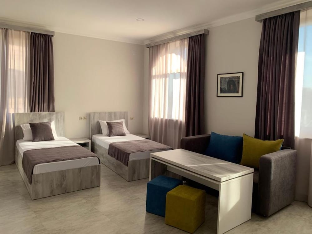 

Milano - Yerevan - Hotel Menua