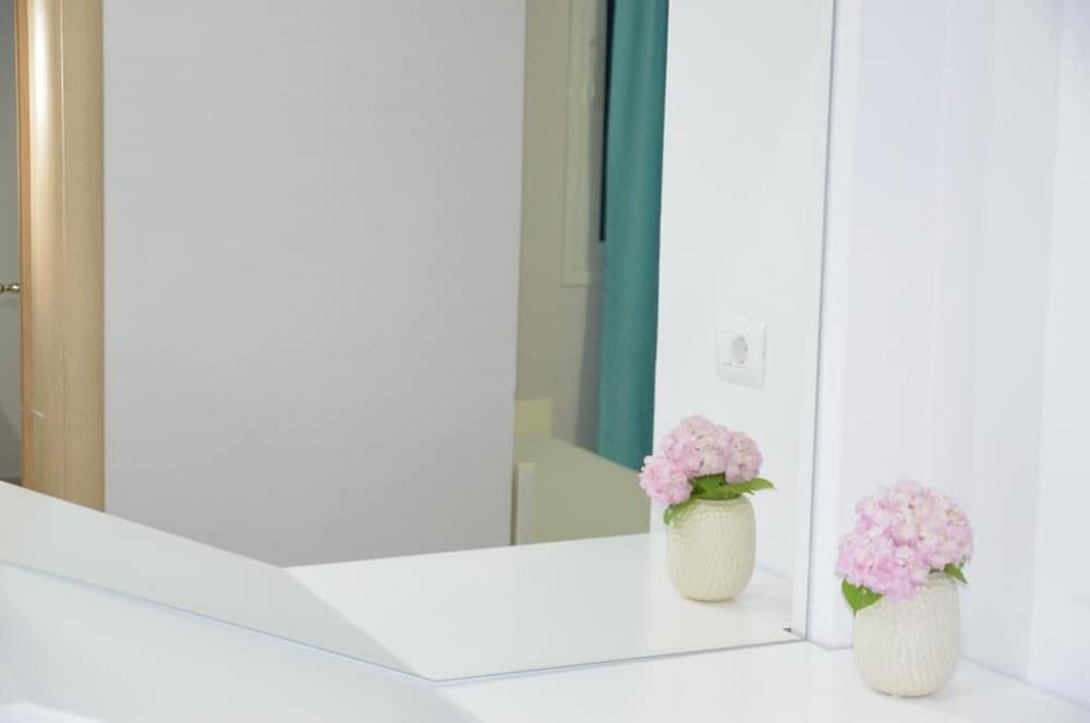 

Bologna - Sarandë - Vila e Bardhe Butique Hotel