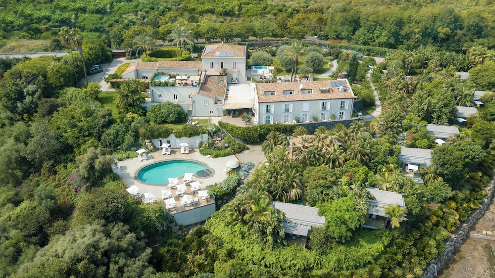 

Bari - Acireale - Donna Carmela Resort & Lodges