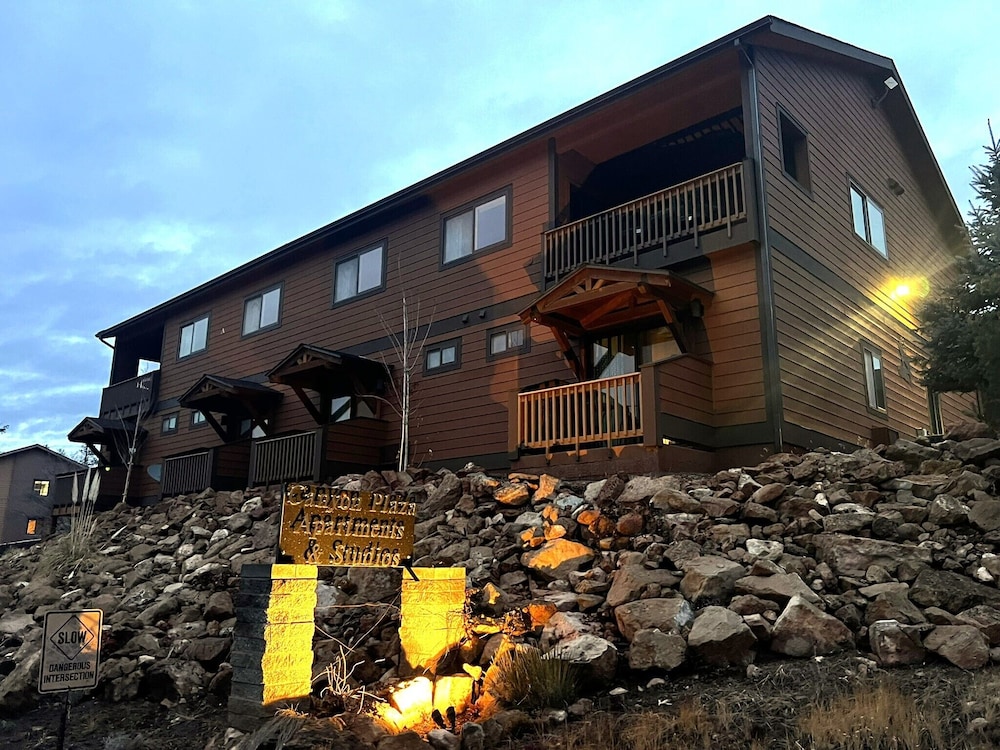 Canyon Plaza Premier Studios and Apts-South Rim
