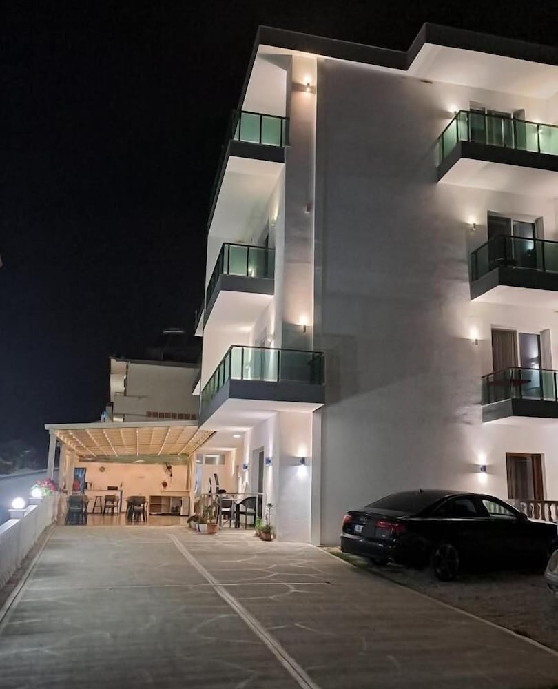 

Pisa - Costa albanese - Hotel Vathi