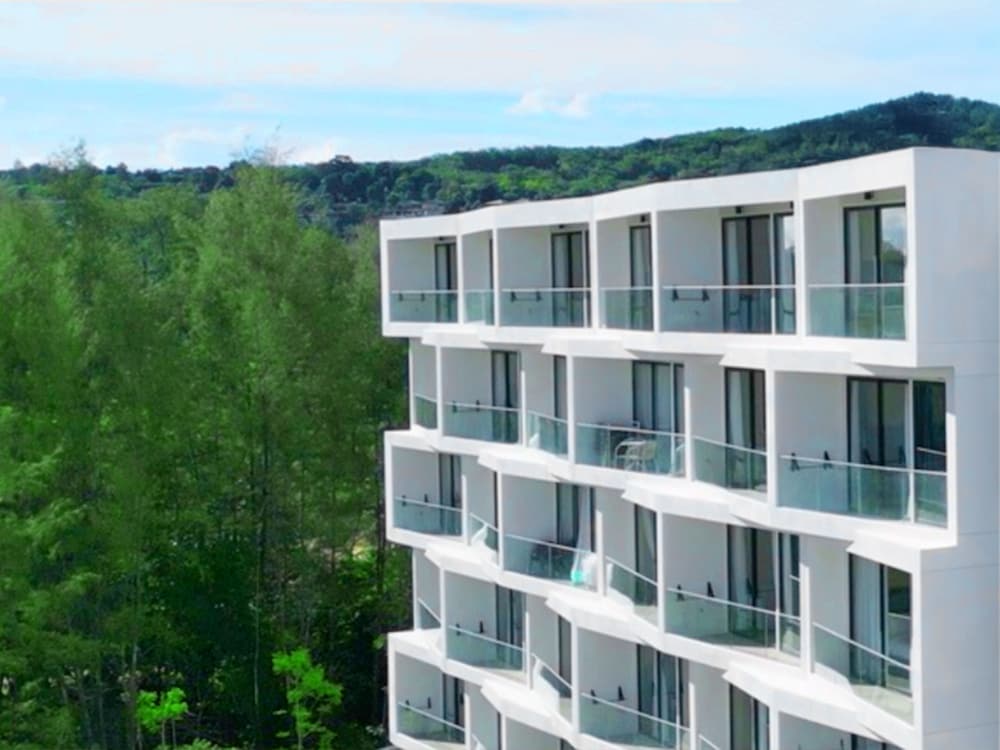 

Torino - Kamala Beach - Laya Resort and Residences