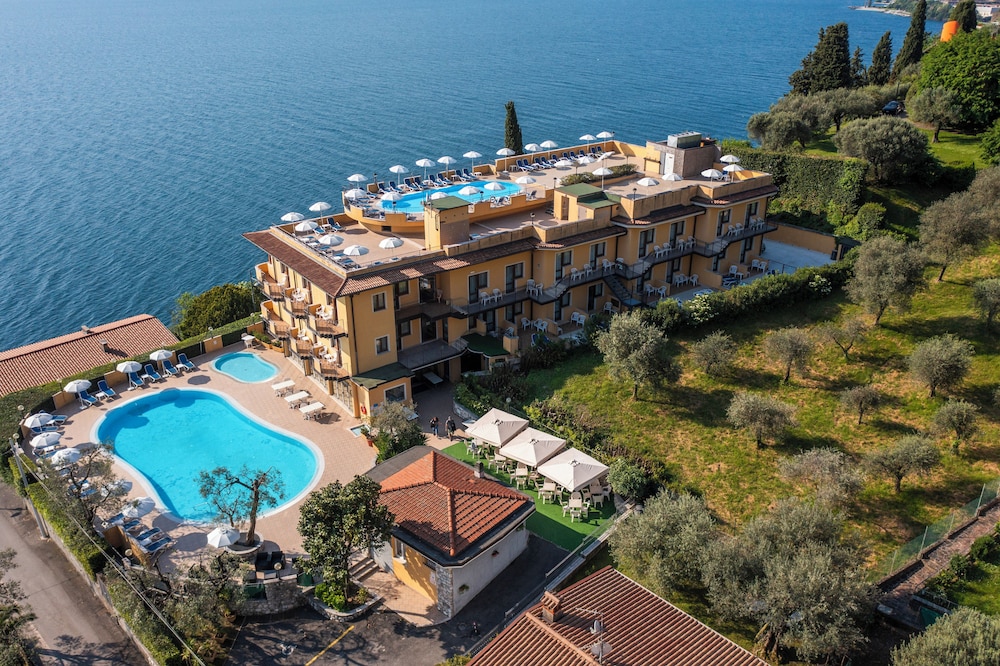 

Milano - Gargnano - All Inclusive Hotel Piccolo Paradiso