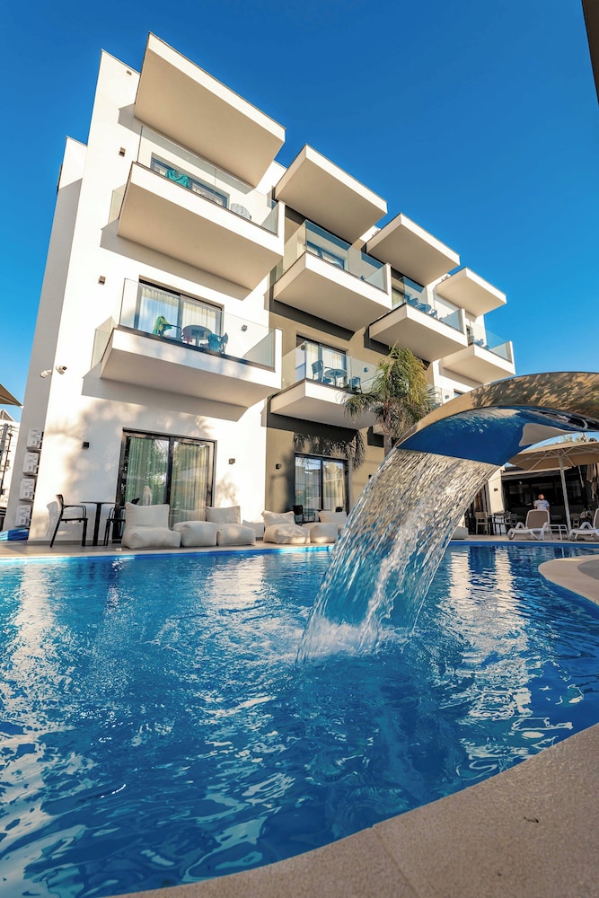 

Lamezia Terme - Ksamil - Absolute Hotel Ksamil