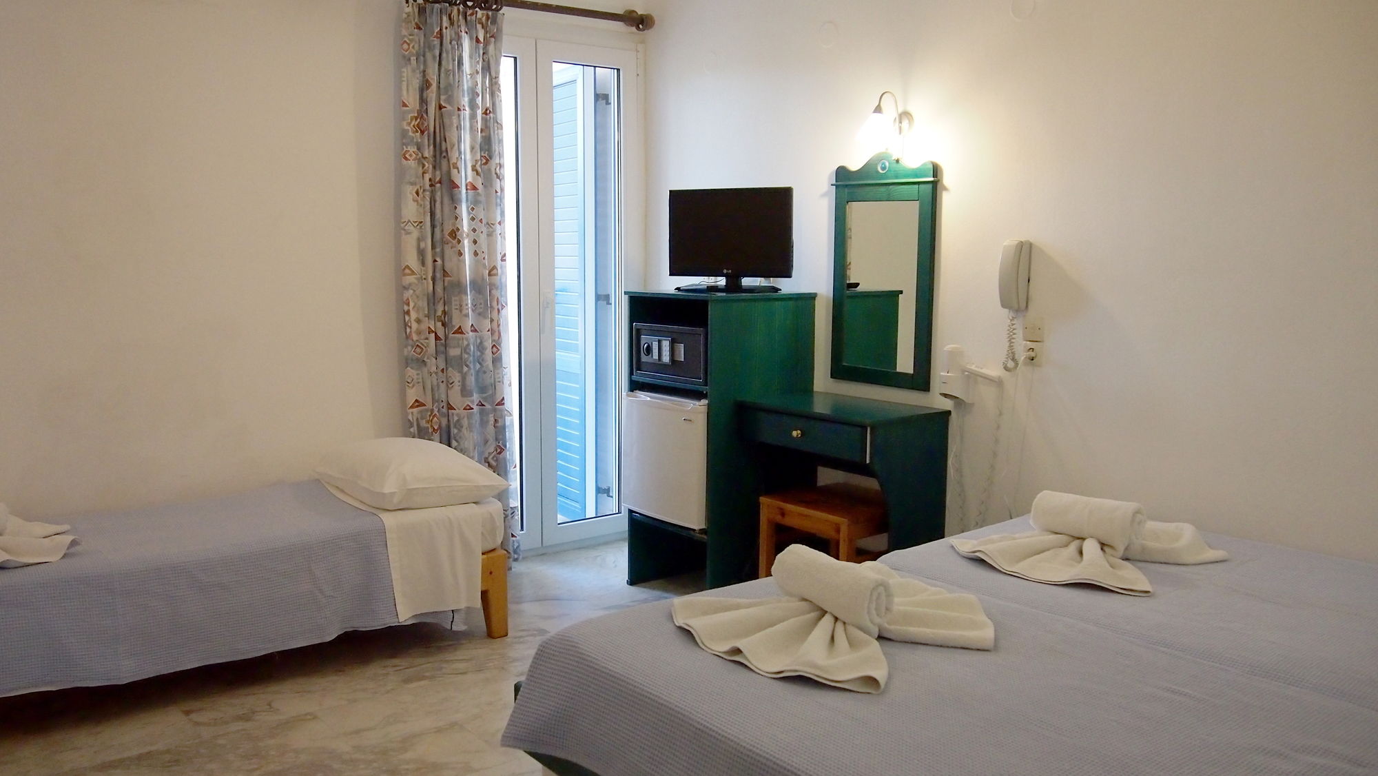 

Venezia - Ios - Homer's Inn Hotel
