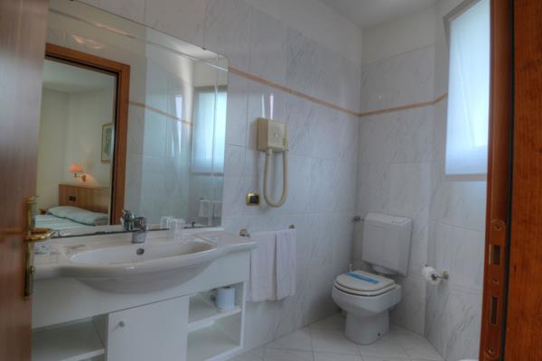 

Milano - Riviera Veneta e Lignano Sabbiadoro, Mare Italia - Hotel Alisei
