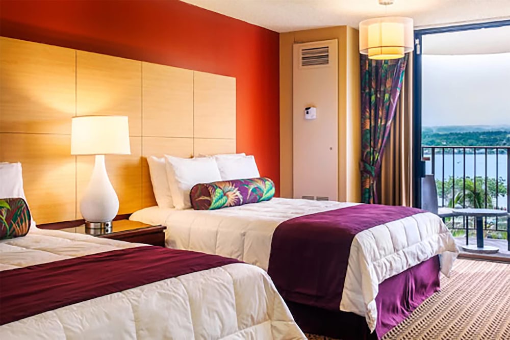 

Bari - Hilo - Hilo Hawaiian Hotel, Trademark Collection by Wyndham
