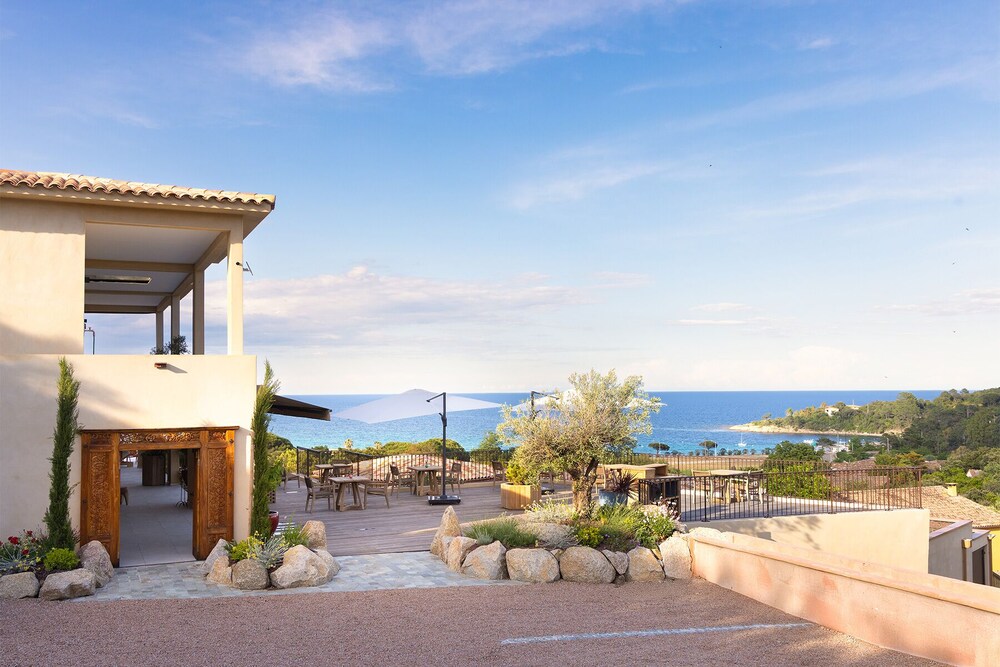 

Roma - Sari-Solenzara - Hôtel A Cala - Suites piscines privées et vue mer - Adults only