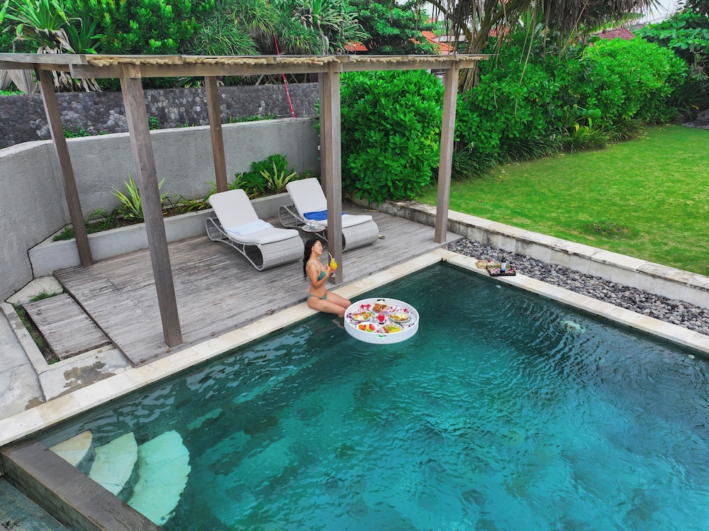 

Genova - Denpasar - Ketewel Beach Villas and Spa