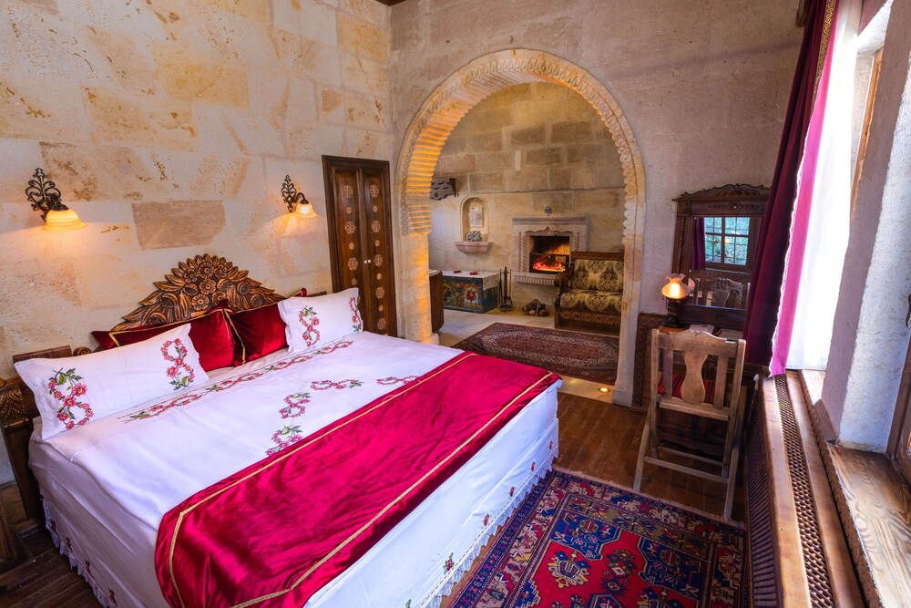 

Bari - Cappadocia - Cappadocia Gamirasu Cave Hotel