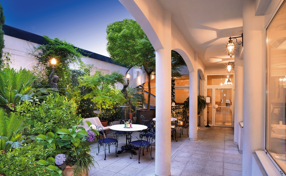 

Roma - Lourdes - Hotel Gloria et Avenue