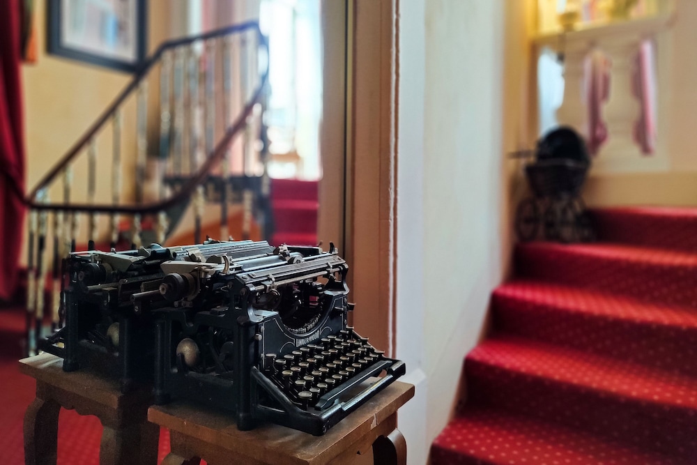Beaucaire (Languedoc-Roussillon) - Hotel Des Artistes