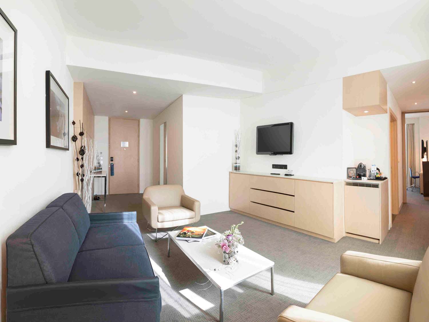 Superior Suite with double bed & sofa