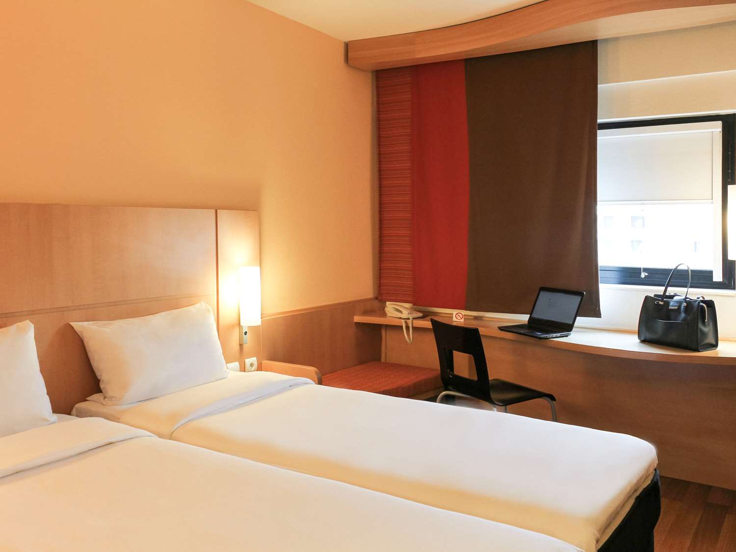 Zimmer mit 2 einzelbetten