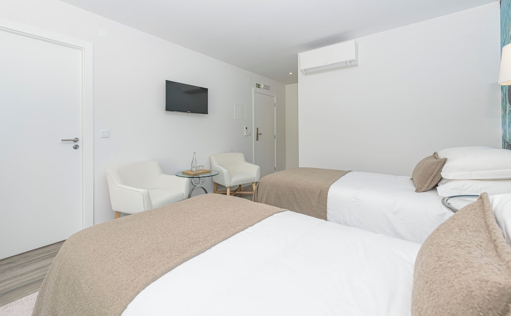 

Milano - Cascais - Estoril Village Guesthouse