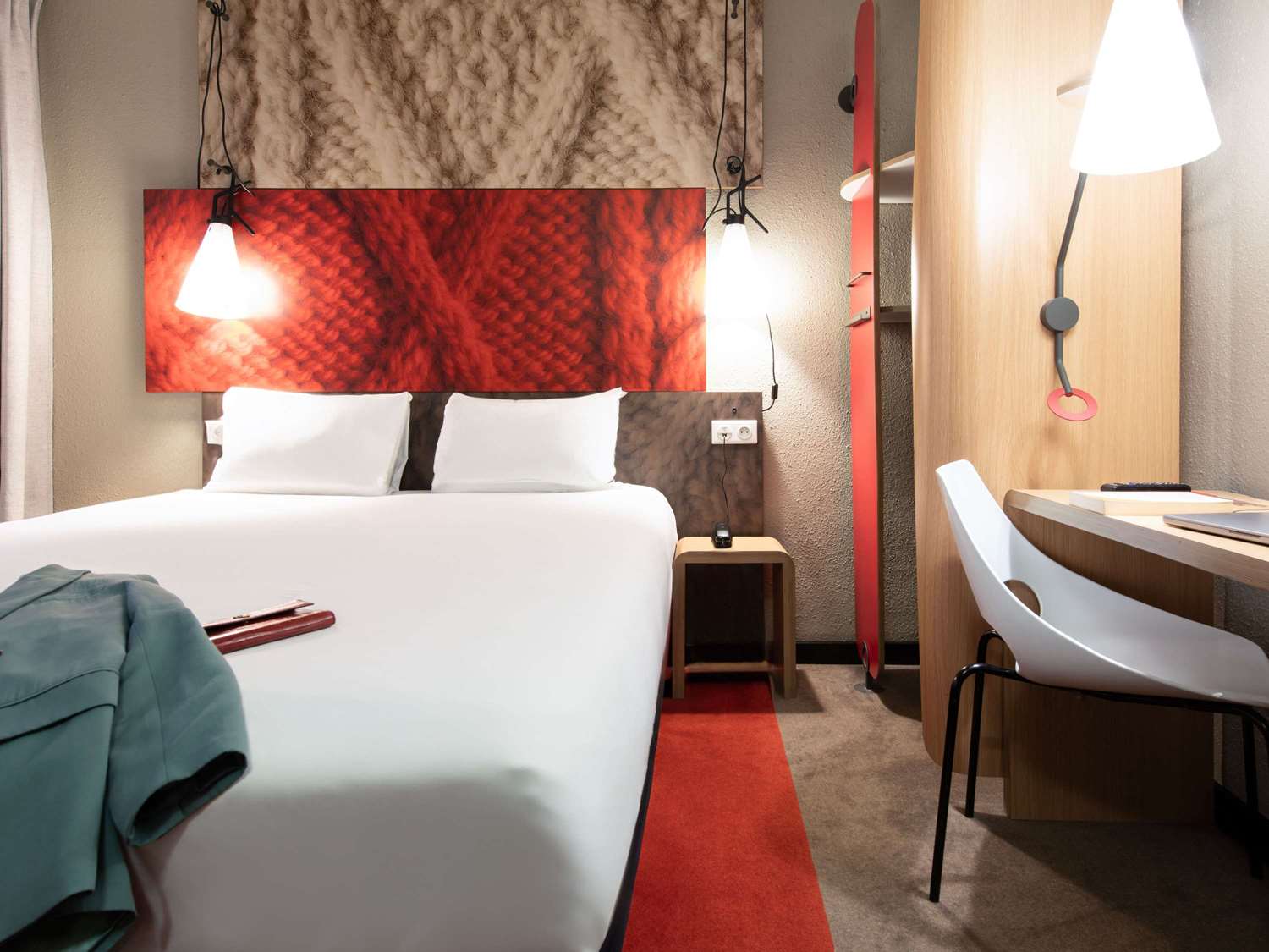 Room (with Queen size bed)
