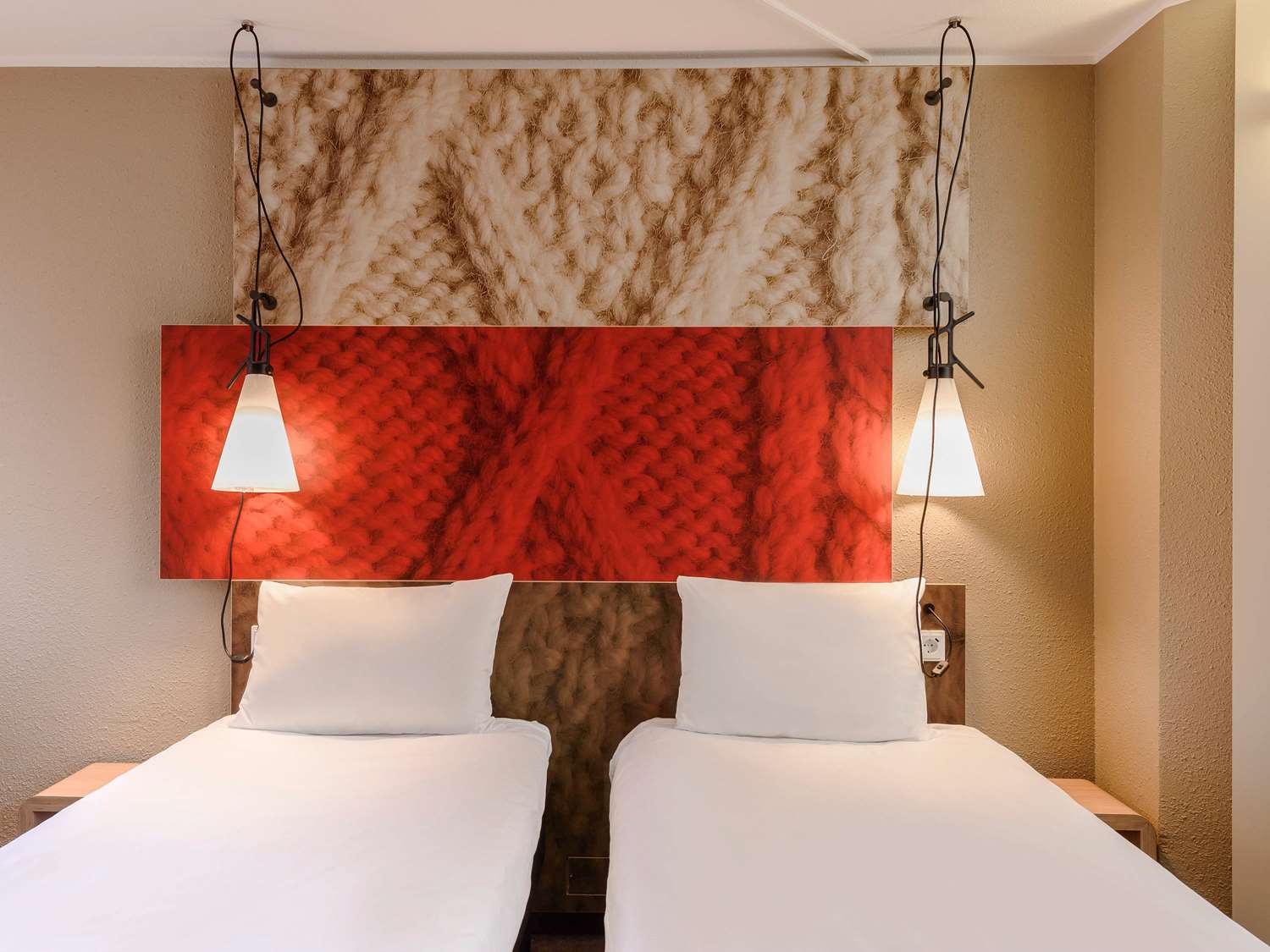 Standard twin room 