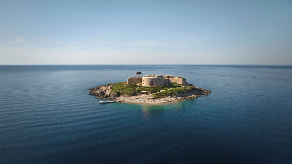

Roma - Herceg Novi - Mamula Island by Banyan Tree