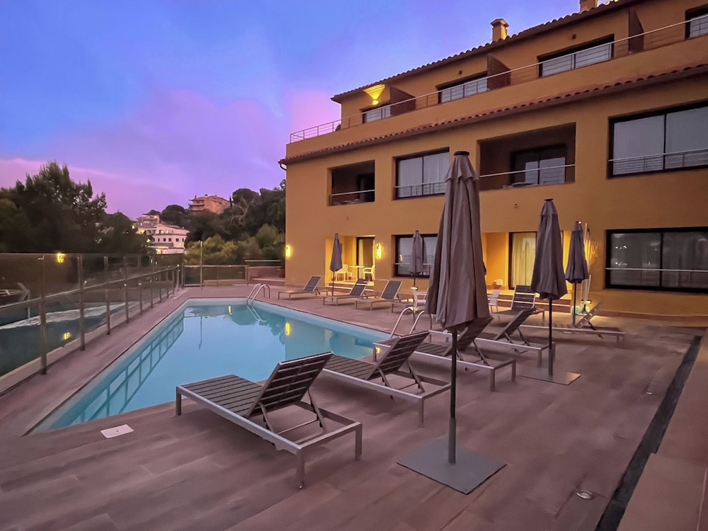 

Palermo - Tossa de Mar - Feelathome Vil-la Romana