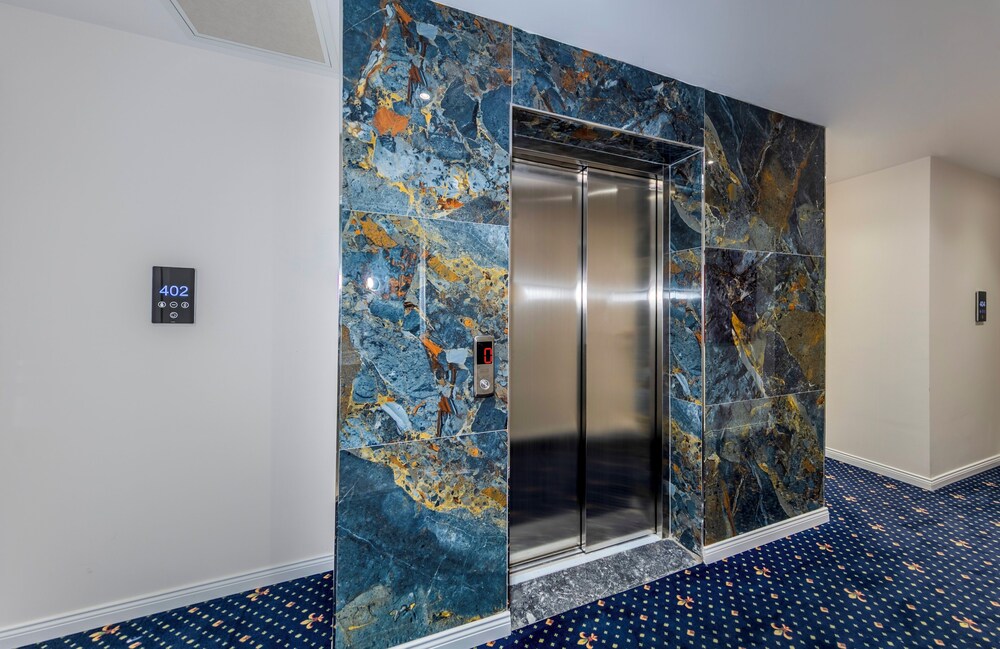 

Bologna - Istanbul - Airport Waves Hotel