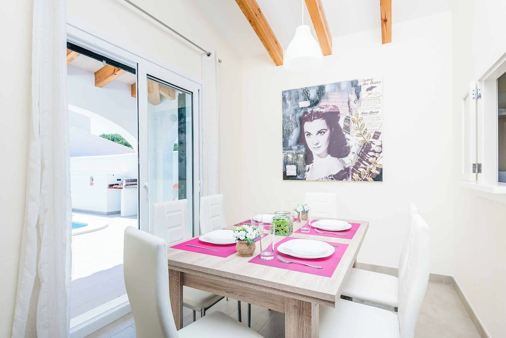 

Milano - Arenal D'En Castell - Villa Anabel