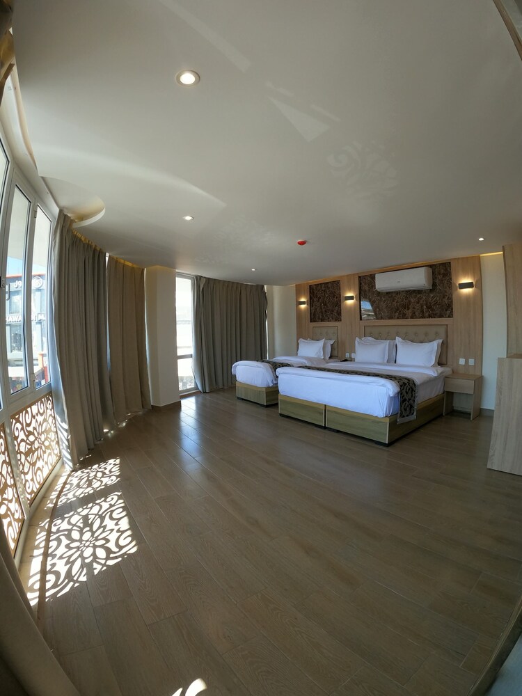 

Milano - Aqaba - Grand Season hotel