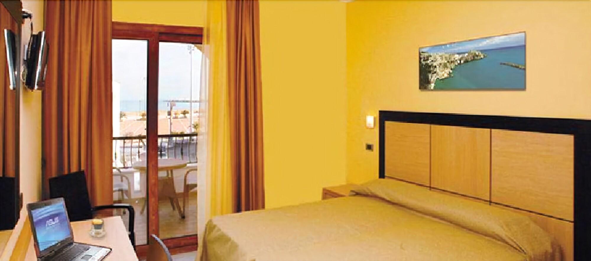

Napoli - Gargano, Mare Italia - Marc Hotel