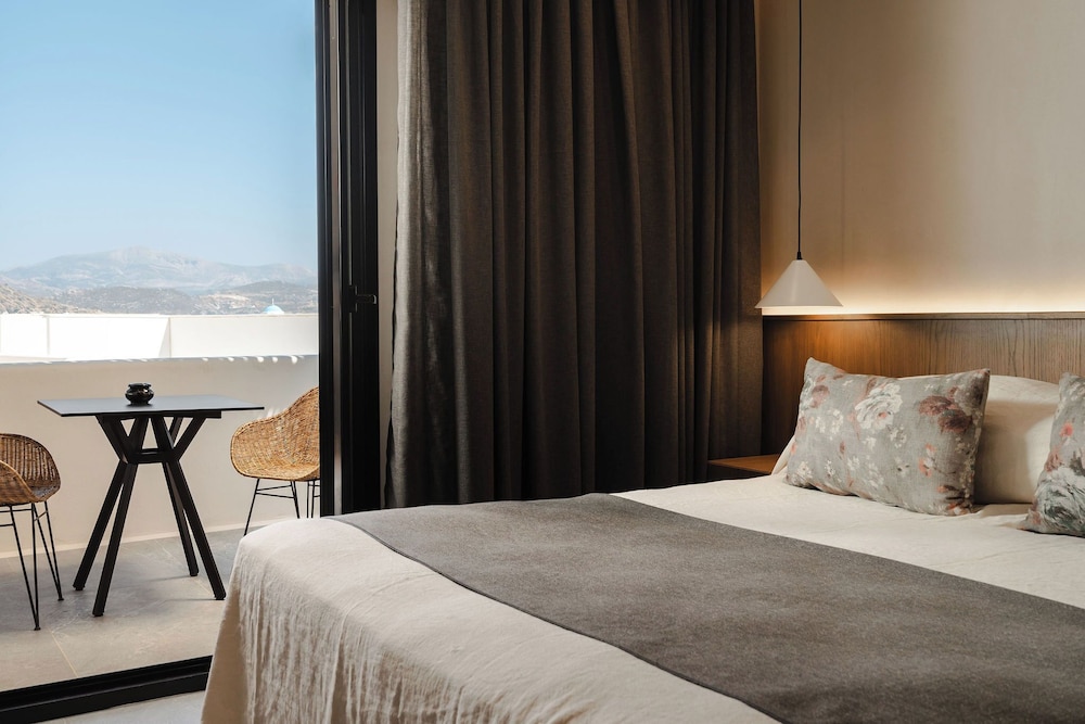 

Bologna - Naxos, Isole Greche - Emery Hotel