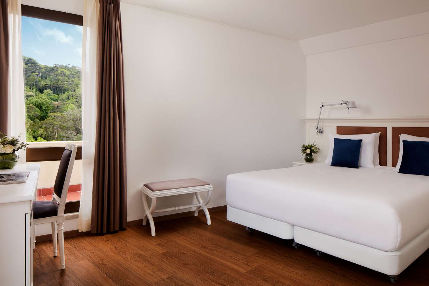 Superior room with valley view