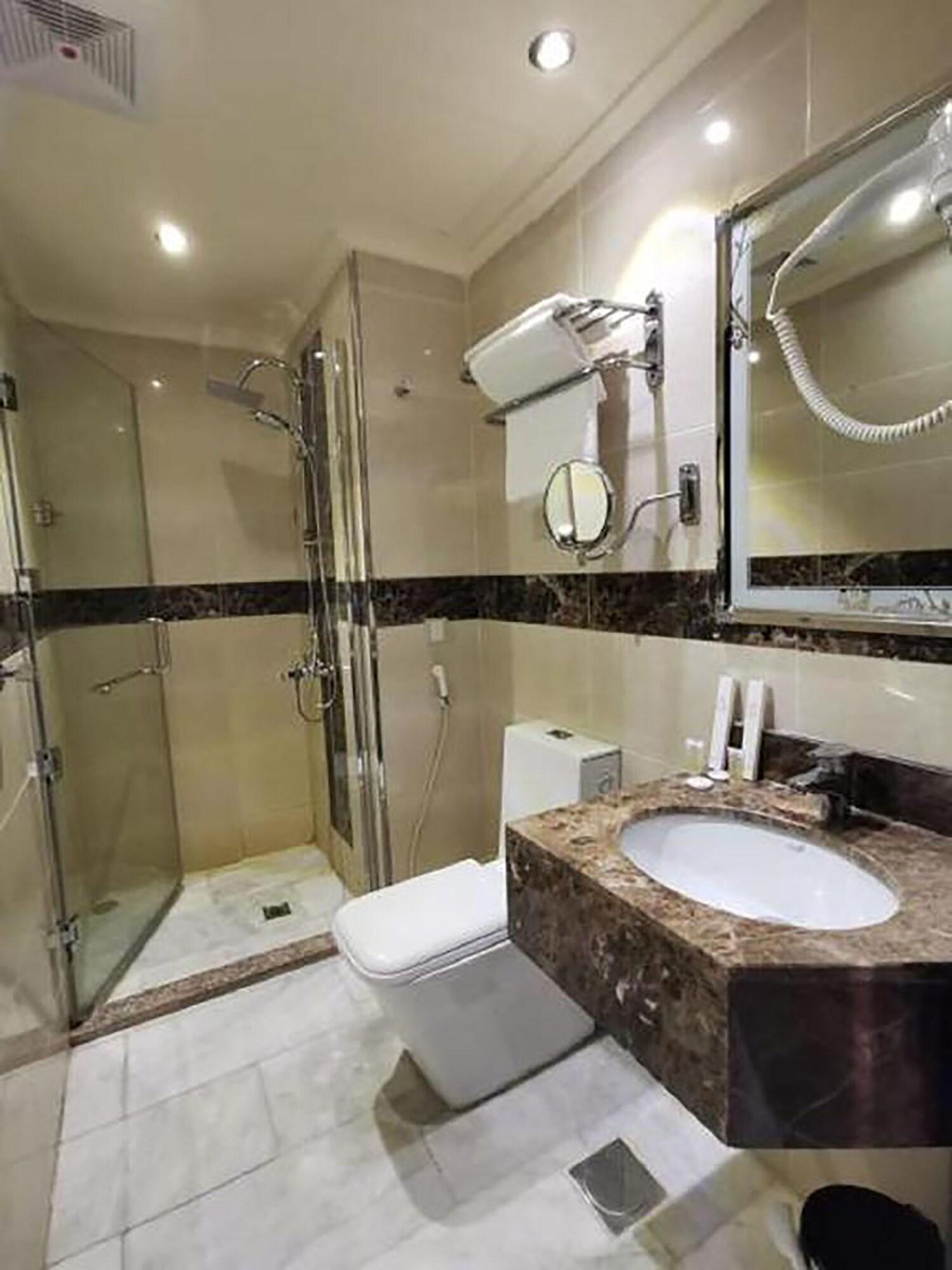 

Roma - Jeddah - Ozone hotel