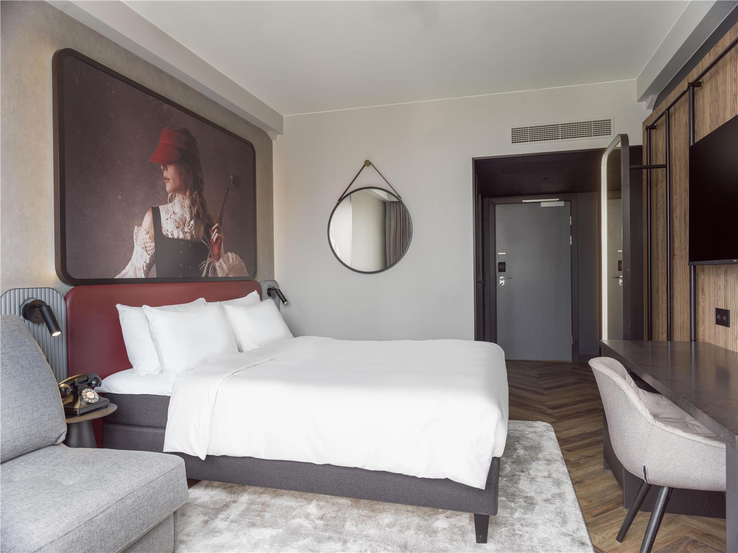 Net zero superior room
