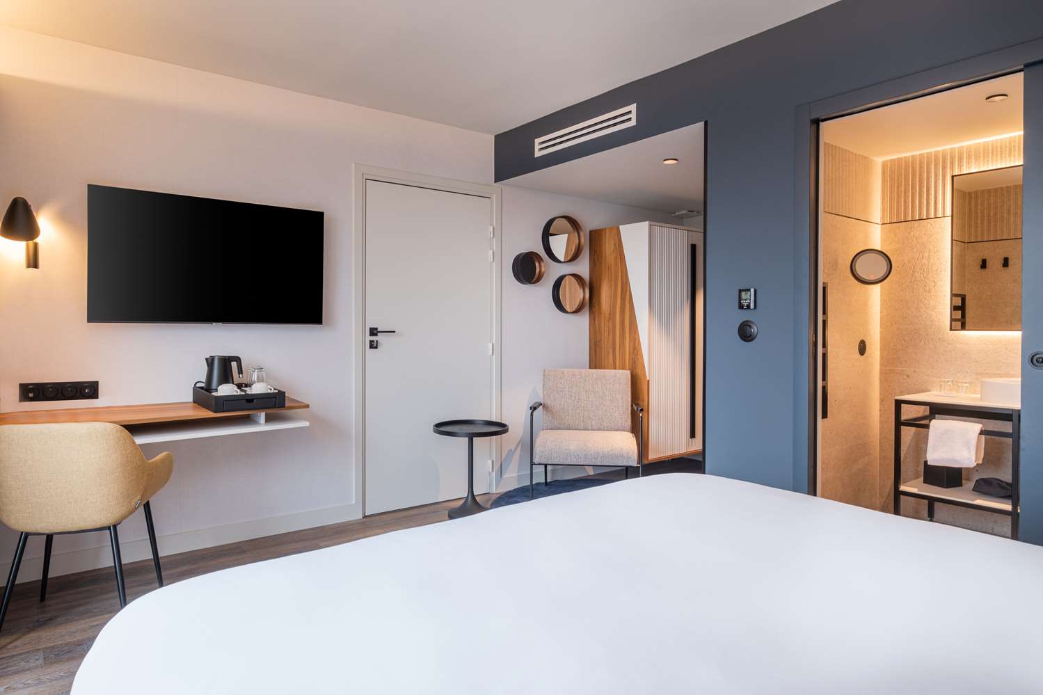 Chambre double avec 1 ou 2 lits, supérieure, vue sur la ville, balcon
