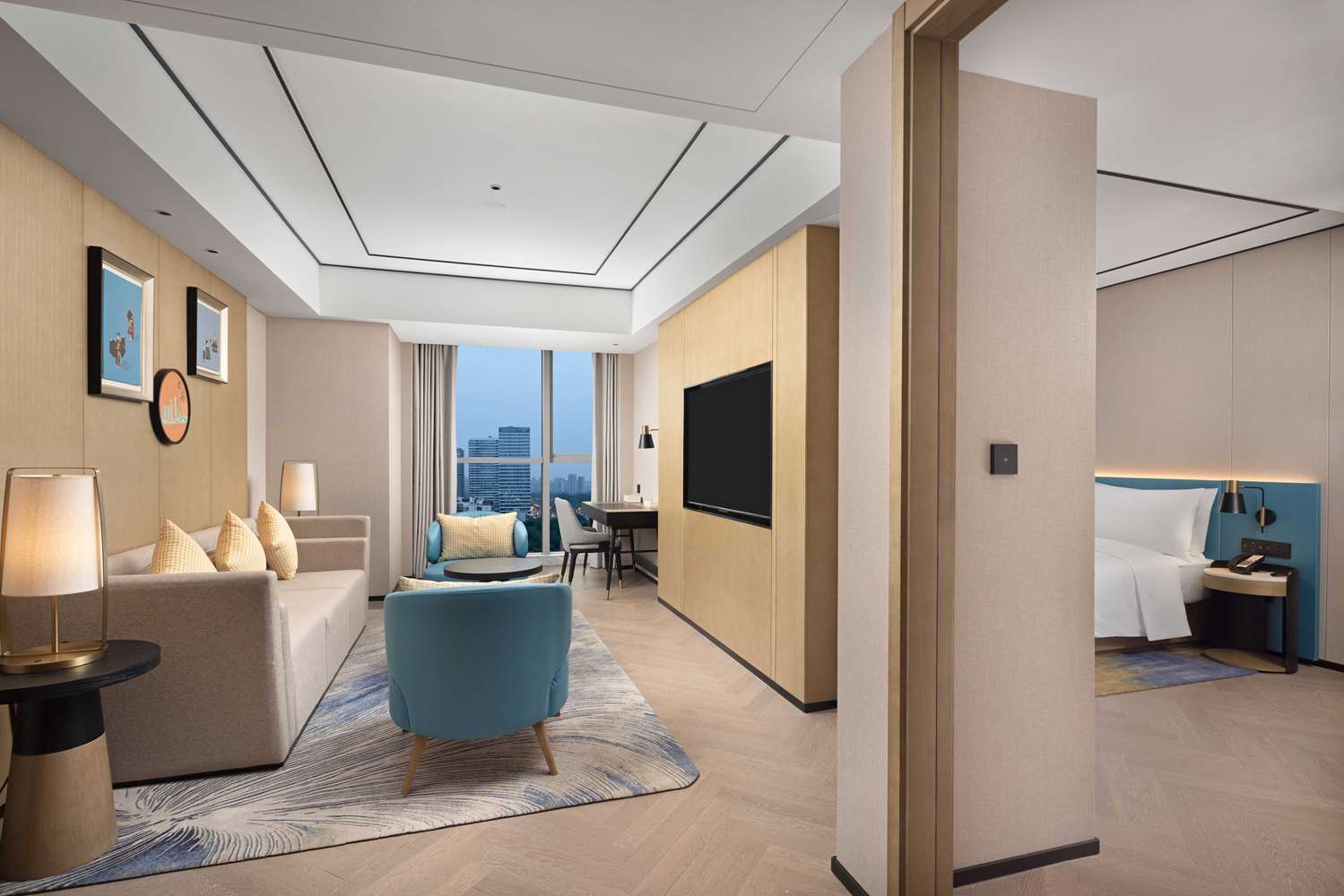 Deluxe Suite