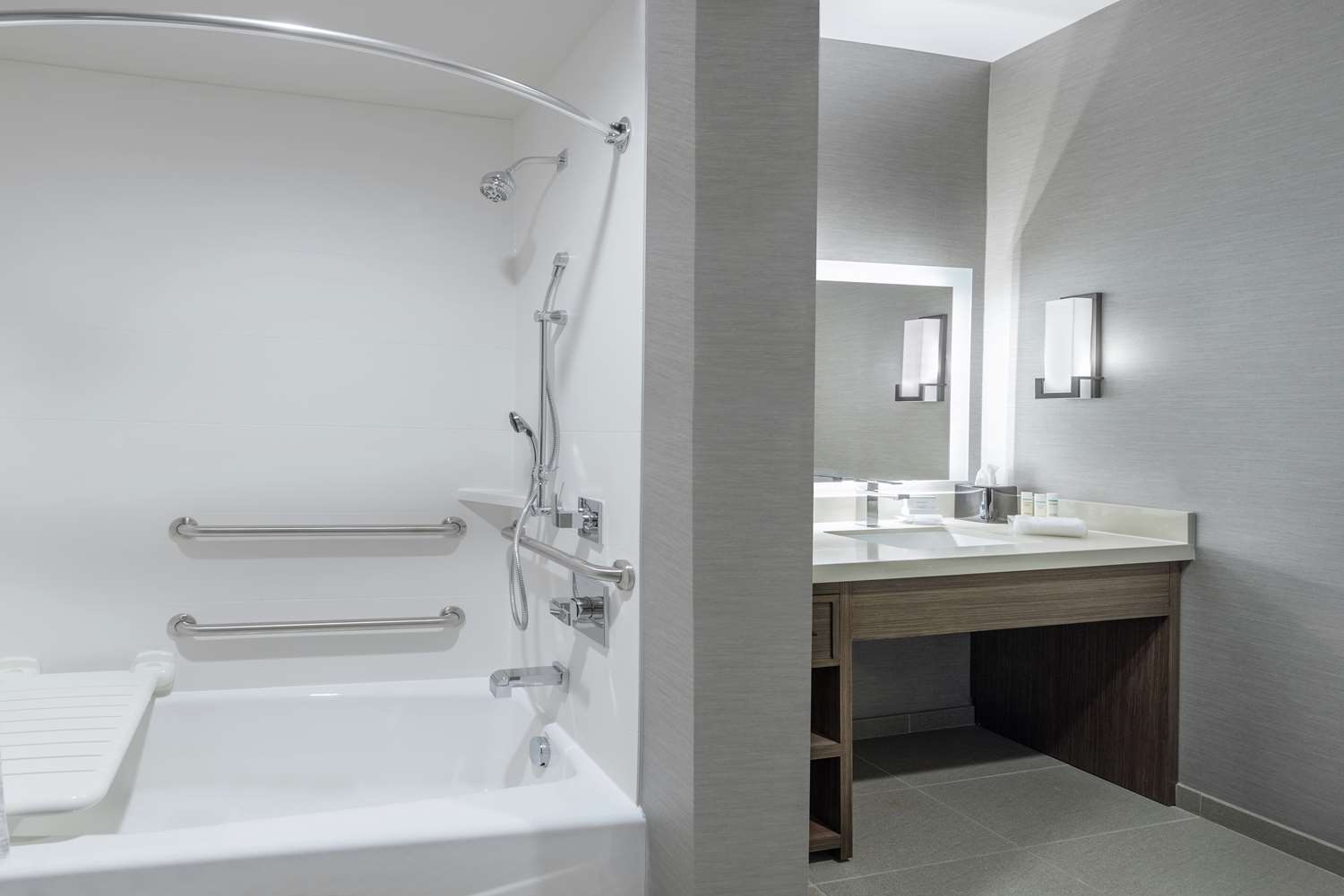 Suite, studio, accessible