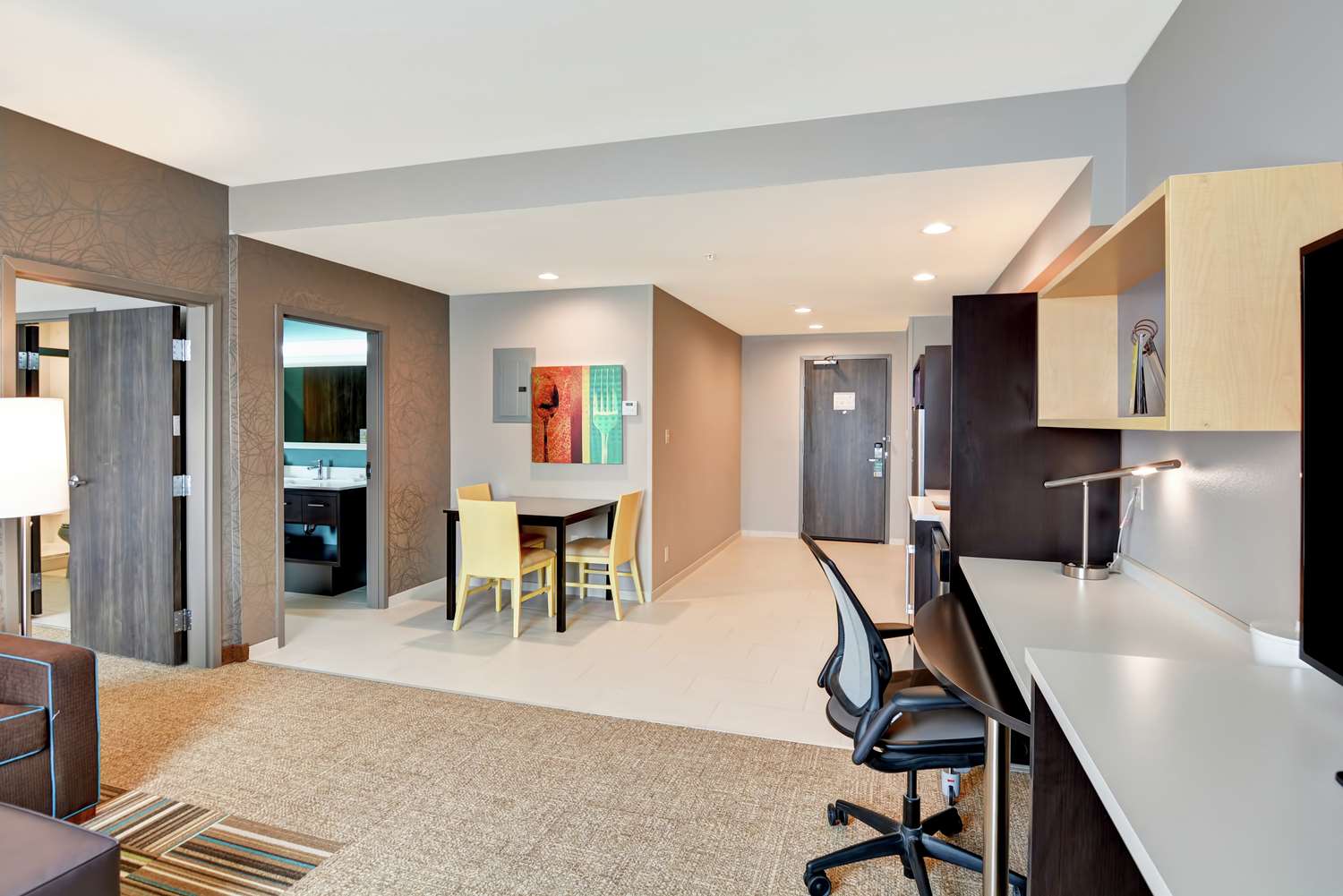 Non-smoking 1 bedroom suite