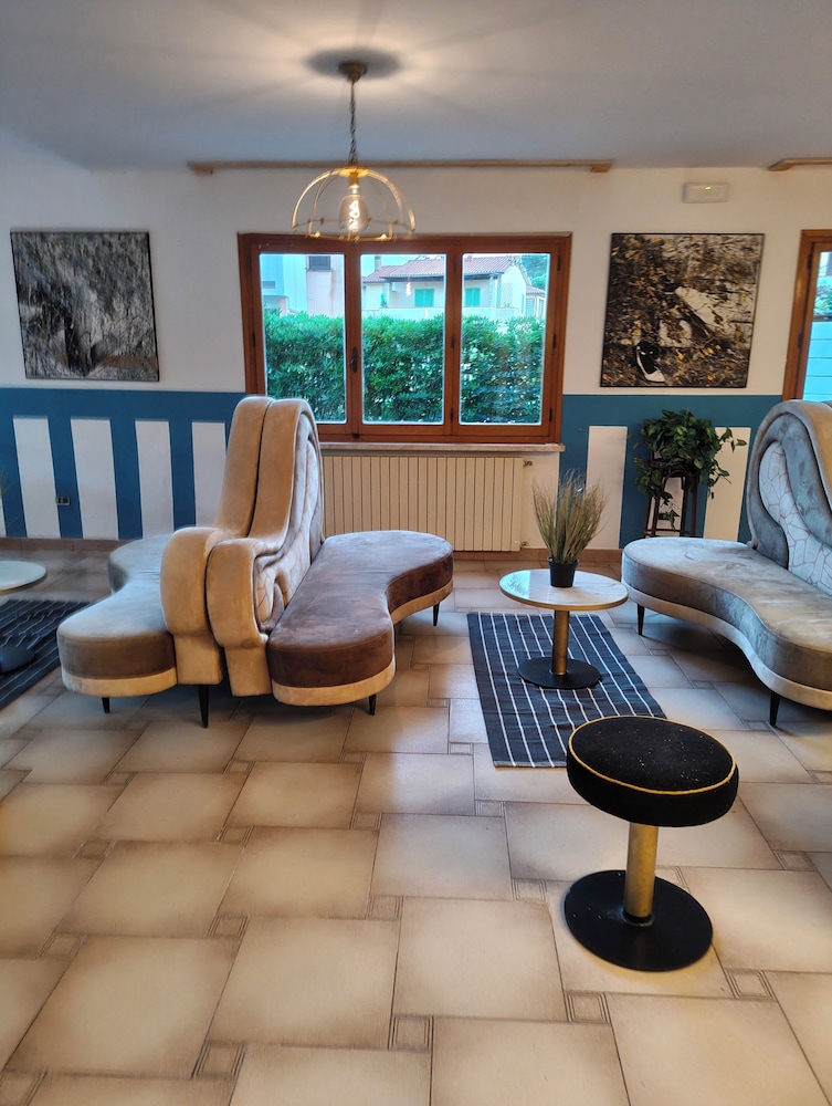 

Genova - Marina di Campo - Park Hotel Santa Caterina