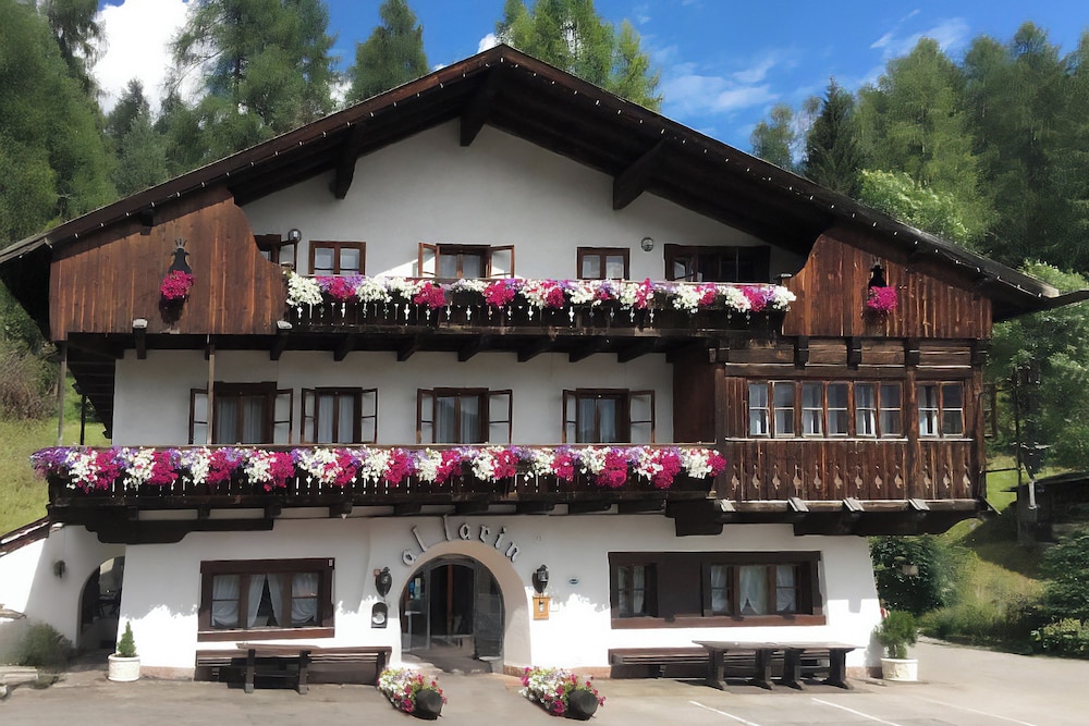 

Palermo - Cortina d'Ampezzo - Hotel Al Larin