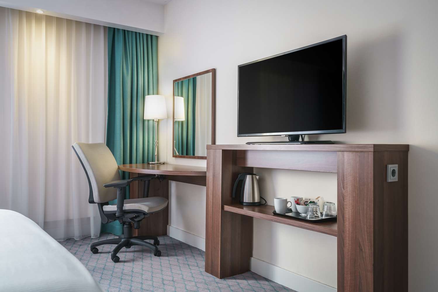 Queen Room with Sofa Bed Non-Smoking