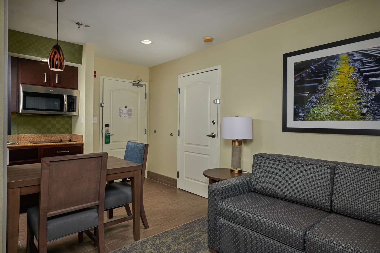 Suite, studio