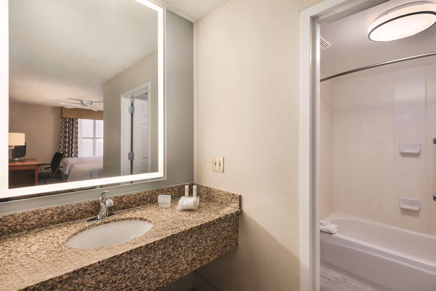 Suite, 2 bedrooms