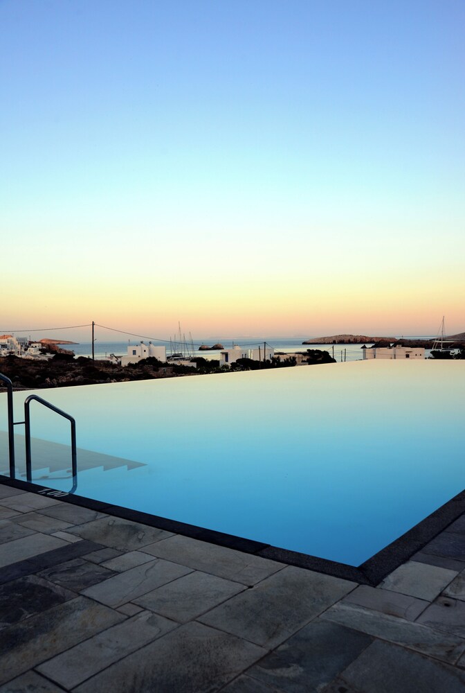 

Milano - Isola di Folegandros - ANEMI Folegandros
